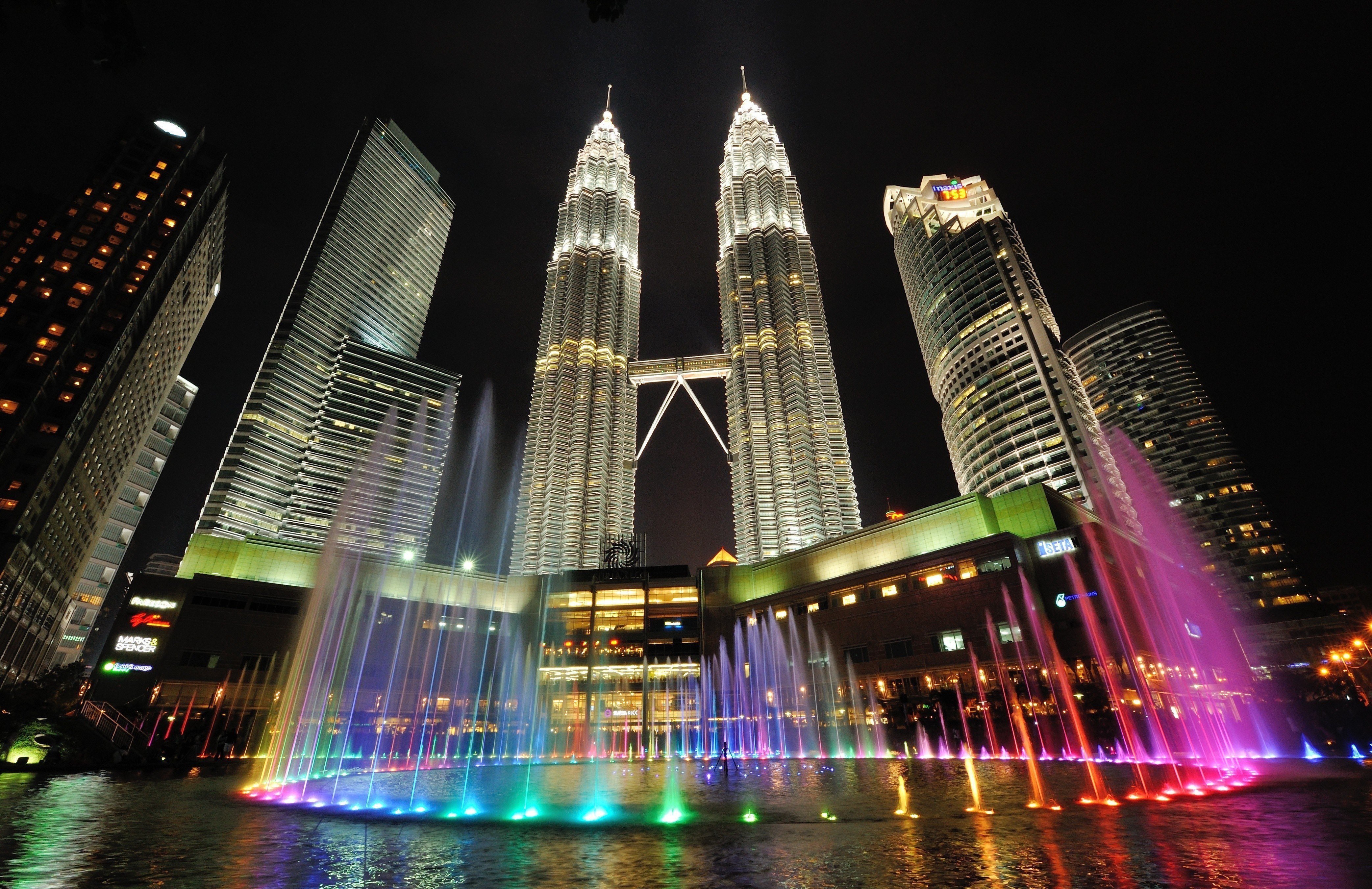 Petualangan Perdana Ke Malaysia Jangan Lewatkan 17 Tempat Wisata